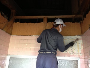 浴室間仕切壁解体完了！