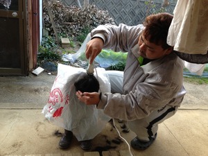 長男坊の髪切り！