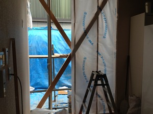 隣のブロック塀と土砂が倒壊、崩落して来たのにビクともしなかった白木建設が建てた家の修繕工事！