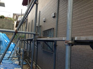 隣のブロック塀と土砂が倒壊、崩落して来たのにビクともしなかった白木建設が建てた家の修繕工事！