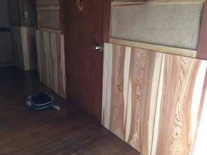 玄関と廊下の天井と壁のリフォーム工事！