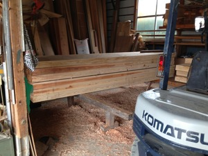 材料搬入と加工！