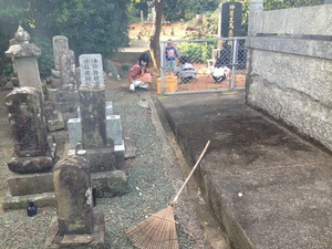 お墓掃除！