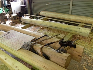 本格入母屋造の土壁平屋建て新築工事の三引丸太の墨付！