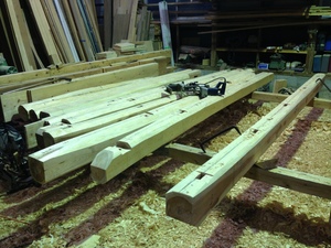 本格入母屋造の土壁平屋建て新築工事の太鼓梁の刻み工！