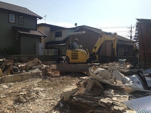 使わなくなった建物を解体(減築)して洋室と浴室を増築工事の既存建物解体完了！