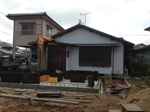 使わなくなった建物を解体(減築)して洋室と浴室を増築工事！