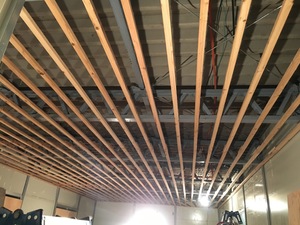 建築専門学校時代の友人の熊本地震復興工事の為の仮設現場事務所内装工事！