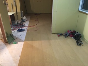 建築専門学校時代の友人の熊本地震復興工事の為の仮設現場事務所内装工事！