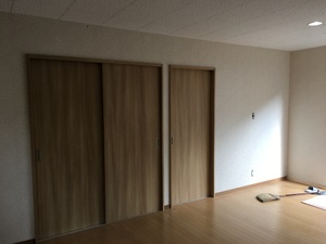 建築専門学校時代の友人の熊本地震復興工事の為の仮設現場事務所内装工事！