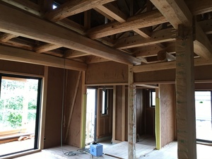 本格入母屋造り土壁平屋建て新築工事の土壁塗り工事！