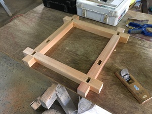 【古賀市  M様邸】駐車場建設後  竹垣、フェンス設置完了後 祠の御社造りの木組み、建て方編（宗像市  白木建設）