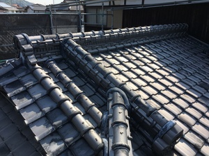 【遠賀郡  Y様邸】築45年の入母屋造りの屋根改修再生工事  （入母屋屋根瓦解体編）（宗像市  白木建設）