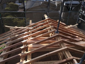 【遠賀郡  Y様邸】築45年の入母屋造りの屋根改修再生工事  （入母屋配付け垂木編）（宗像市  白木建設）