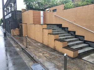 【福岡市　東区　Ｉ様邸】ブロック塀に塗装して塗装面が膨らんだアプローチ改修工事　宗像市　白木建設