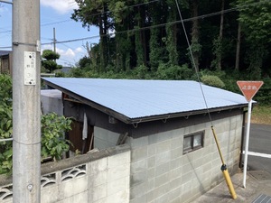 【宗像市　T様邸】倉庫の屋根の波トタン張替え工事　宗像市　白木建設