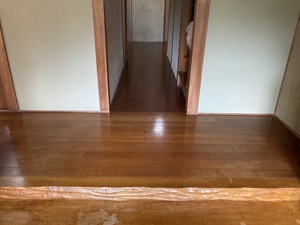 【宗像市　T様邸】玄関、廊下、広縁桧無垢フローリング重ね張り工事　宗像市　白木建設