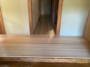 【宗像市　T様邸】玄関、廊下、広縁桧無垢フローリング重ね張り工事　宗像市　白木建設