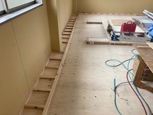 【宗像市　消防格納庫】高校の先輩が営む工務店の現場に作業応援に行って来ました。　宗像市　白木建設