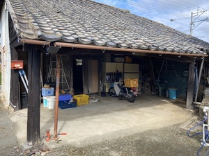 【宗像市 Y様邸】納屋の軒を支える柱が腐食したので新しく柱を取替えました。 宗像市 白木建設