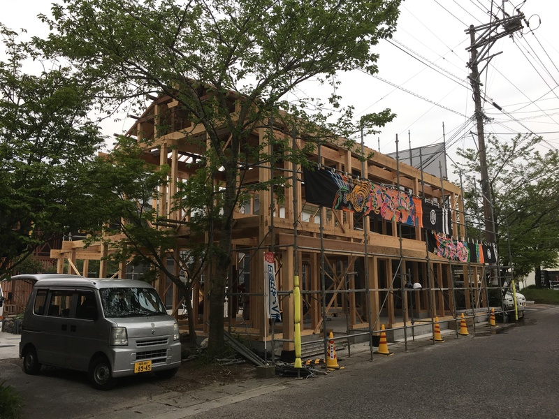 【熊本県 阿蘇市 古民家レストラン　阿蘇　はなびし】建築専門学校時代の友人の熊本地震復興古民家店舗再生工事　【通し柱手刻み、通し柱差し合わせ編】  （宗像市　白木建設）